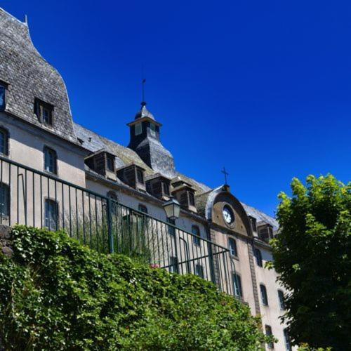 Logis Hotel Ancien Grand Seminaire Saint-Flour  Exterior photo