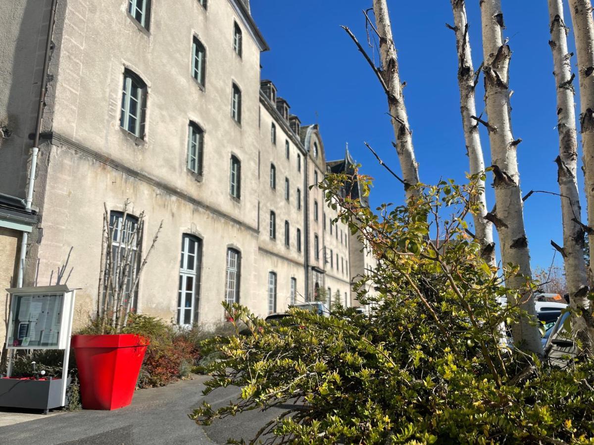 Logis Hotel Ancien Grand Seminaire Saint-Flour  Exterior photo